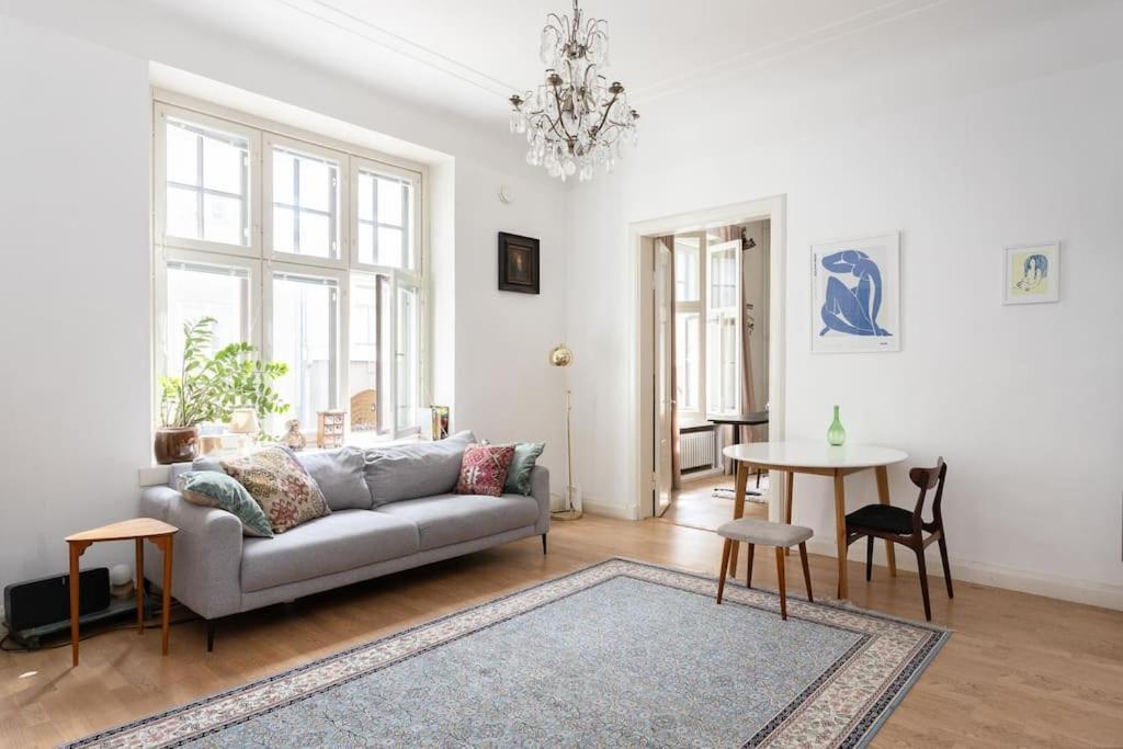 2 Bedroom 2 Full Bathroom Executive Apartment Helsinki