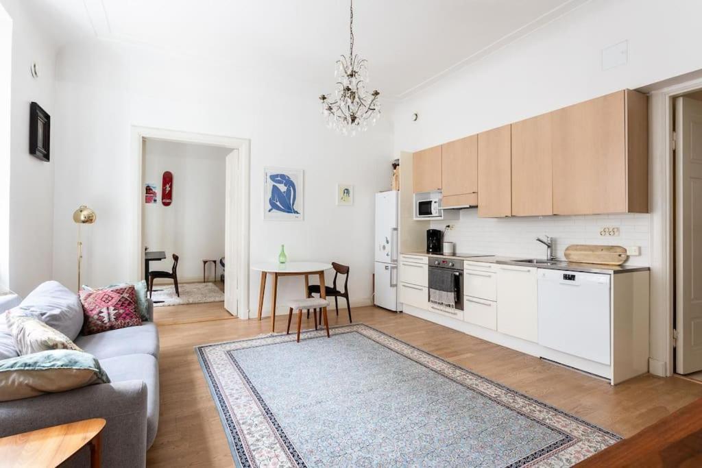 2 Bedroom 2 Full Bathroom Executive Apartment Helsinki